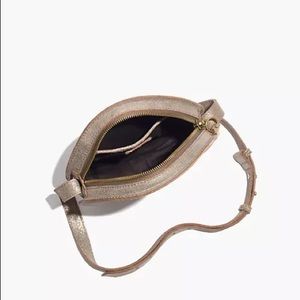 Madewell simple circle crossbody gold